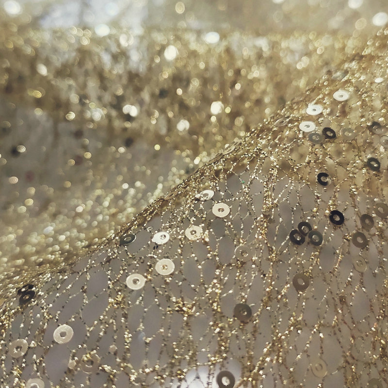 Crystal Mesh Fabric - ผ้าตาข่ายปักเลื่อมสีขาวทอง แต่งด้วยเส้นด้ายสำหรับงานแต่งงาน งานปาร์ตี้ ตกแต่งด้วยเหล็กดัดเคลือบสีบรอนซ์ ผ้าดีไซน์เนอร์