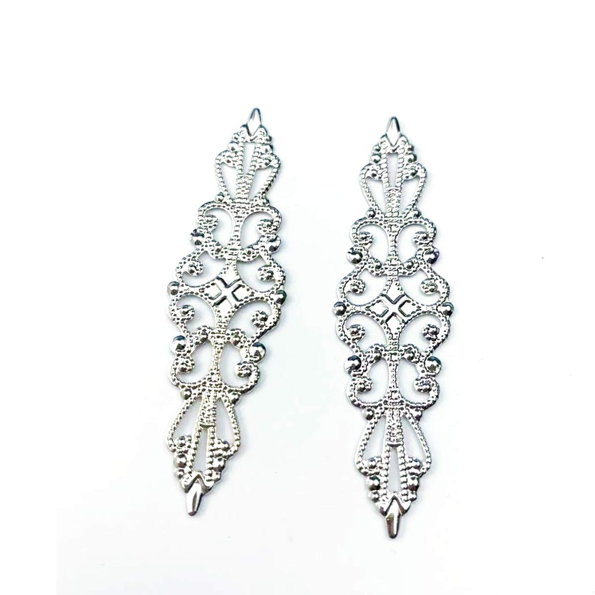 200 ชิ้น จี้โลหะลายดอกไม้ฉลุรู - Embellishment Crafts บทวิจารณ์และราคา